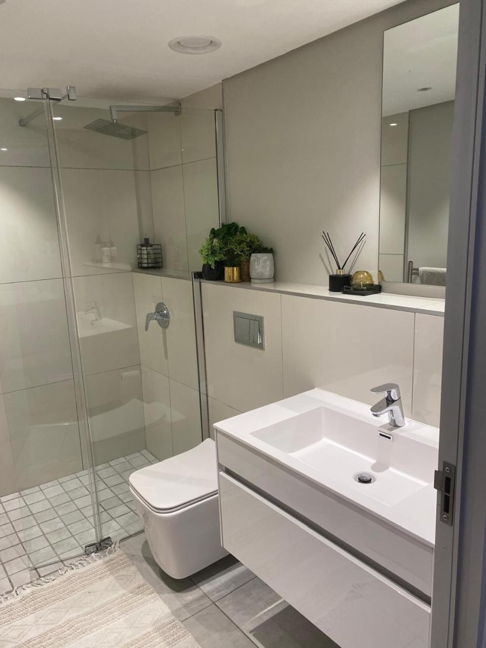 Modern Apartment In The Docklands, De Waterkant, Cape Town Stunning Views, Gorgeous Pool Deck Eksteriør billede